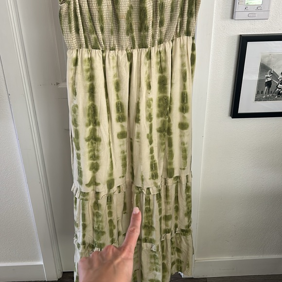 Marie Oliver Qiunnlyn Green Tie Dye Smocked Tiered Ruffle Dress - Picture 12 of 12